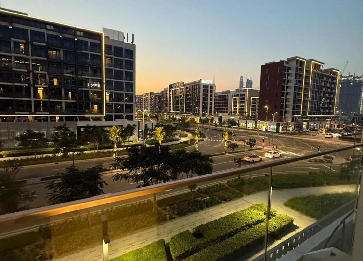 Lägenhet Azizi Rivera 33 Dubai Förenade Arabemiraten