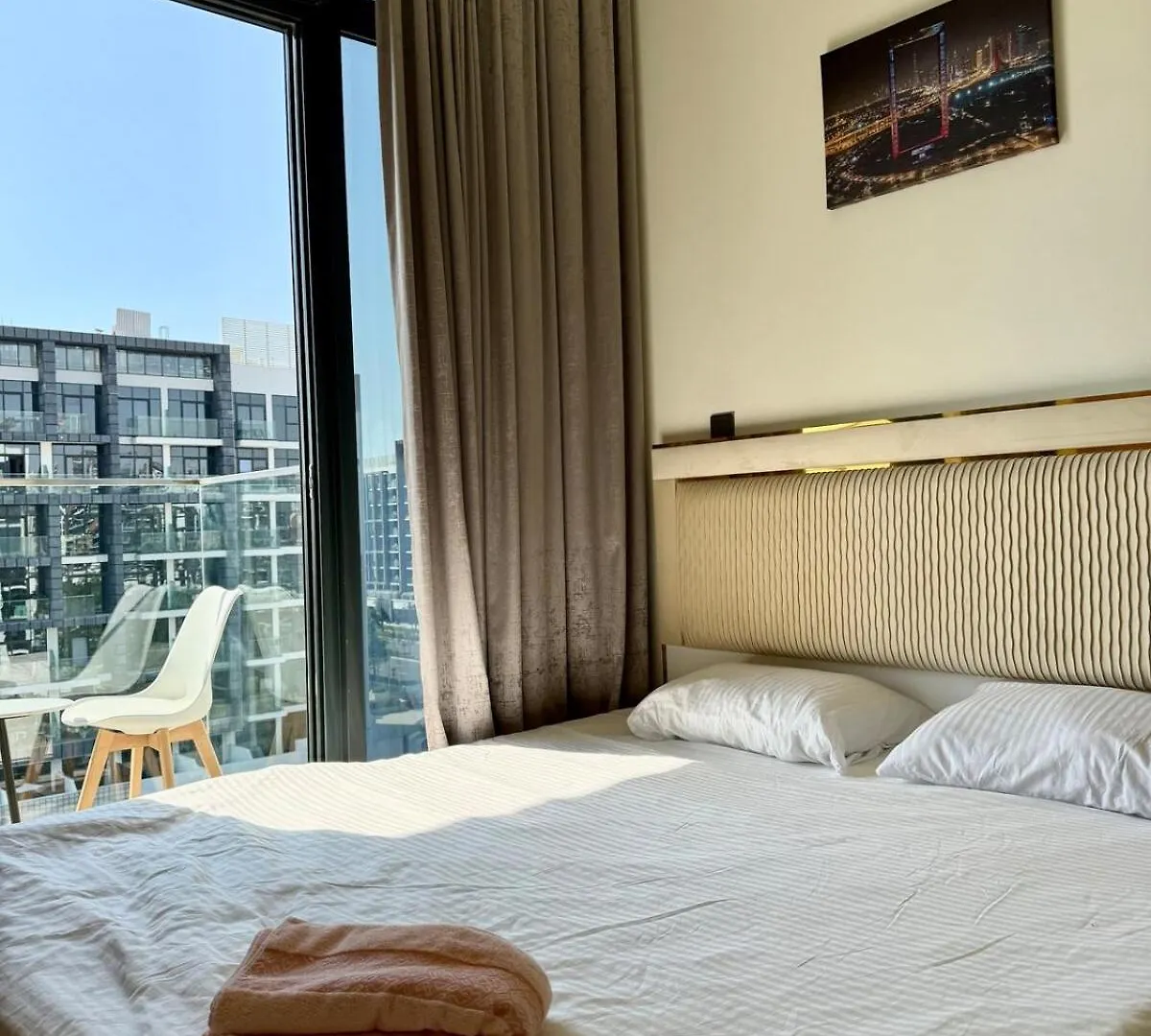 Lägenhet Azizi Rivera 33 Dubai